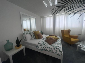Business Sleeping Place Rolle